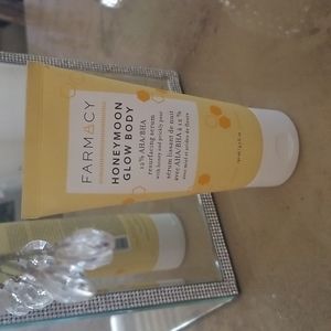Farmacy Honeymoon Glow Body